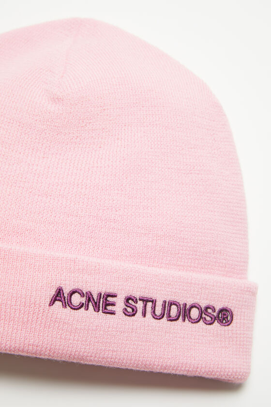 (image for) Cutting-Edge Logo beanie